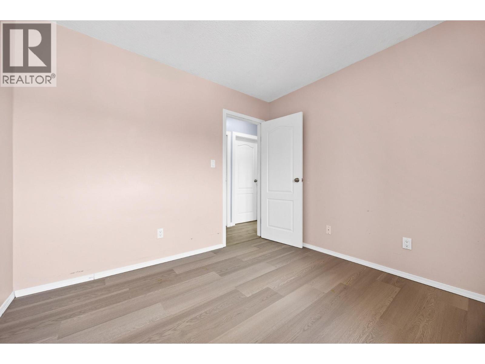 4015 15 Crescent - 31