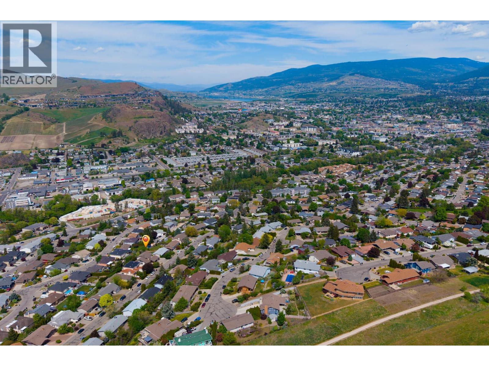 4015 15 Crescent - 65