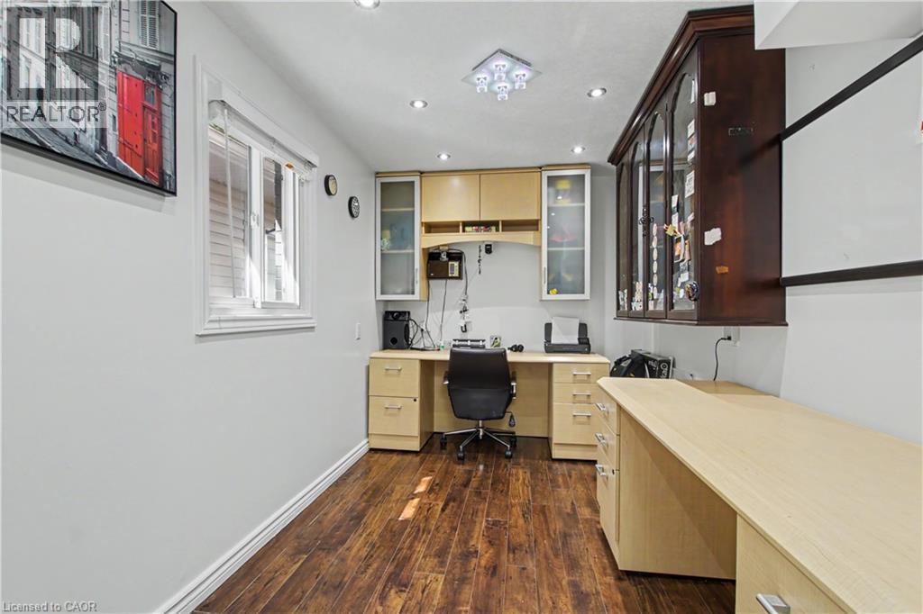 326 MANCHESTER Road - 11