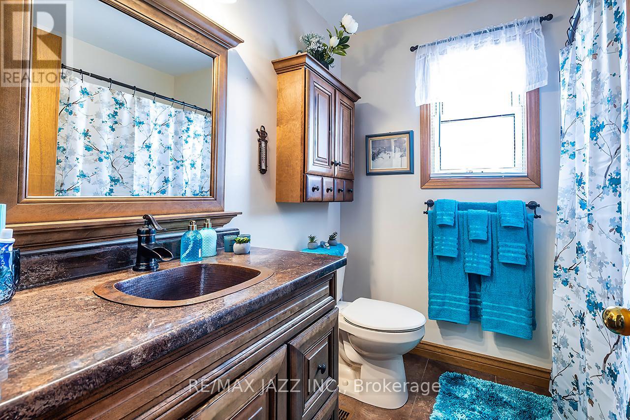 17 HURON DRIVE - 18