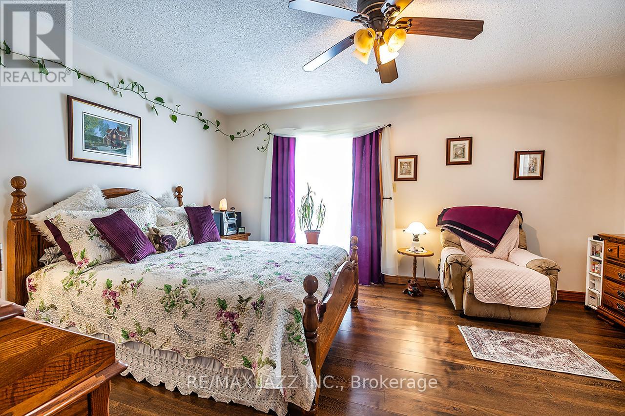 17 HURON DRIVE - 28