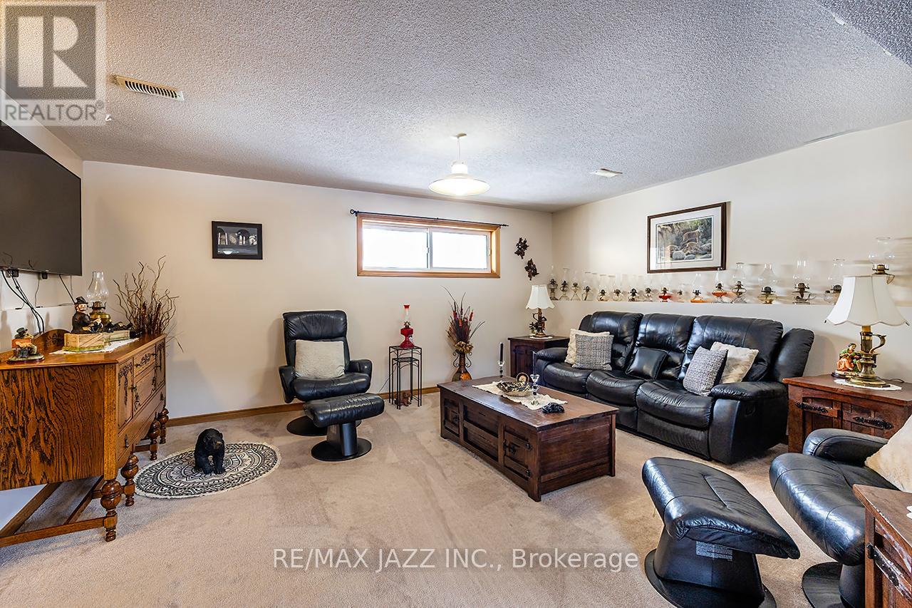 17 HURON DRIVE - 30
