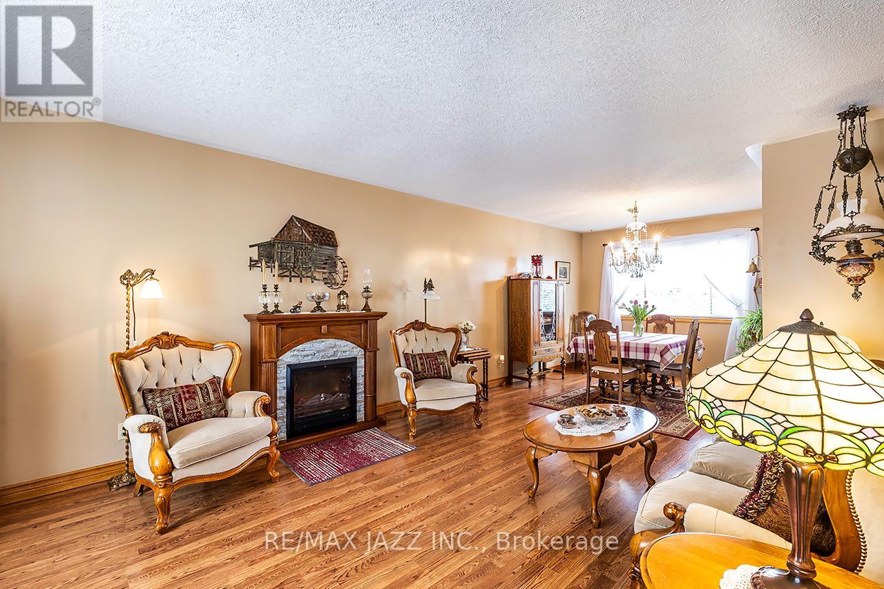 17 HURON DRIVE - 5