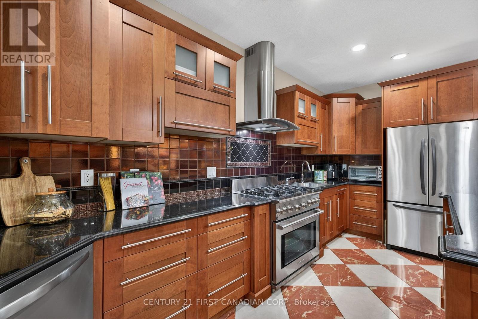 #2 7222 CLAYTON WALK - 10