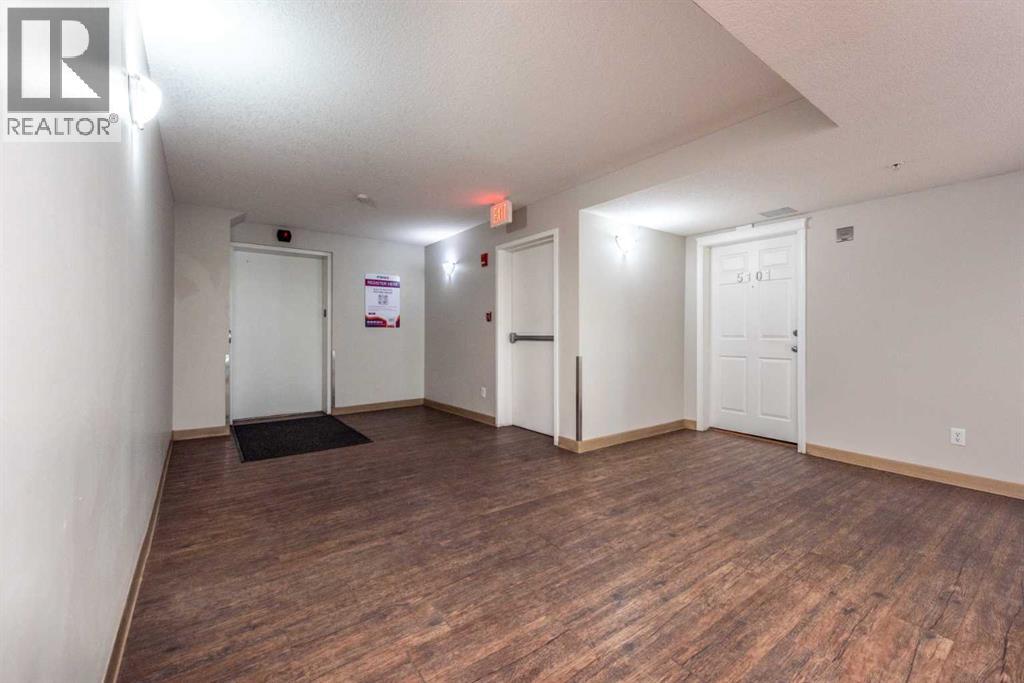#5408 69 Country Village Manor NE - 4
