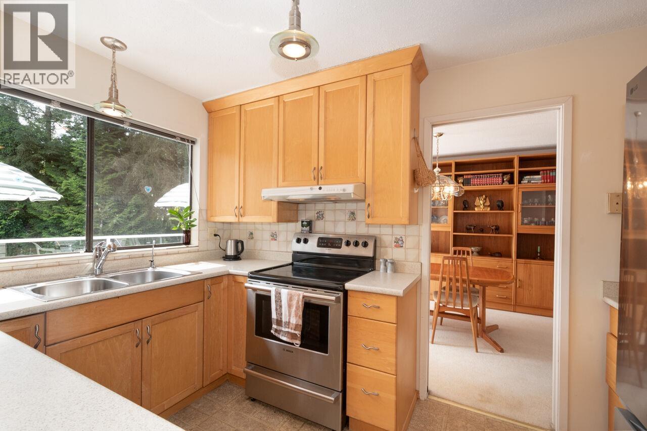 4057 VIOLET STREET — photo 3