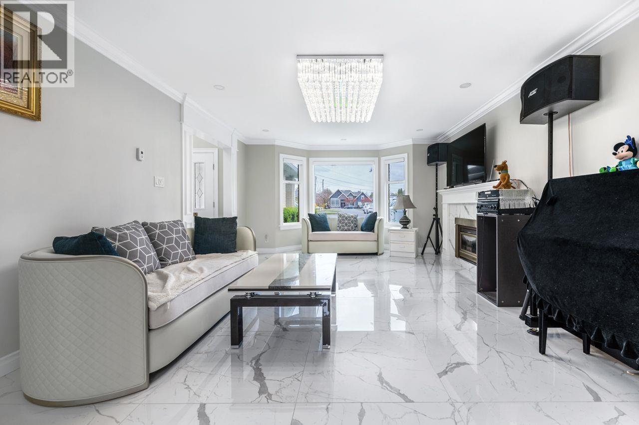 9840 SOUTHGATE Place - main photo