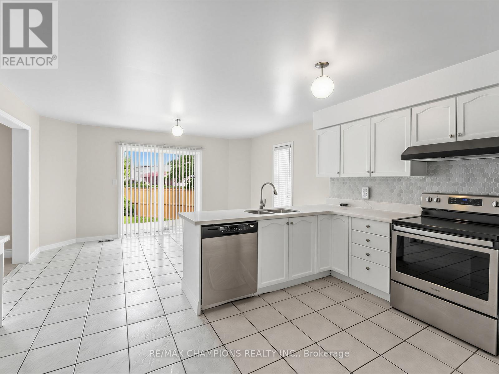 1 CLUSTER OAK PLACE - 12