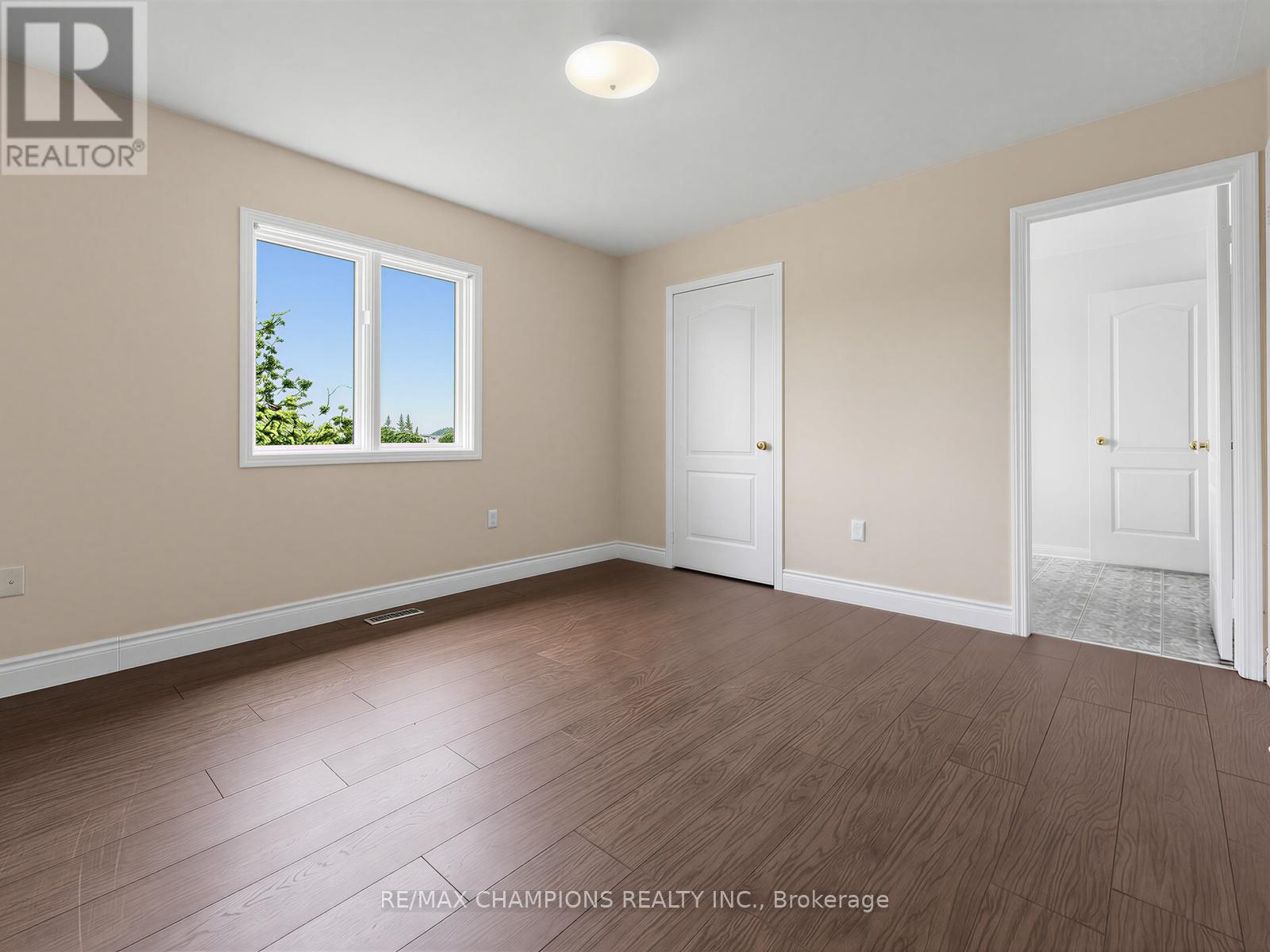 1 CLUSTER OAK PLACE - 26