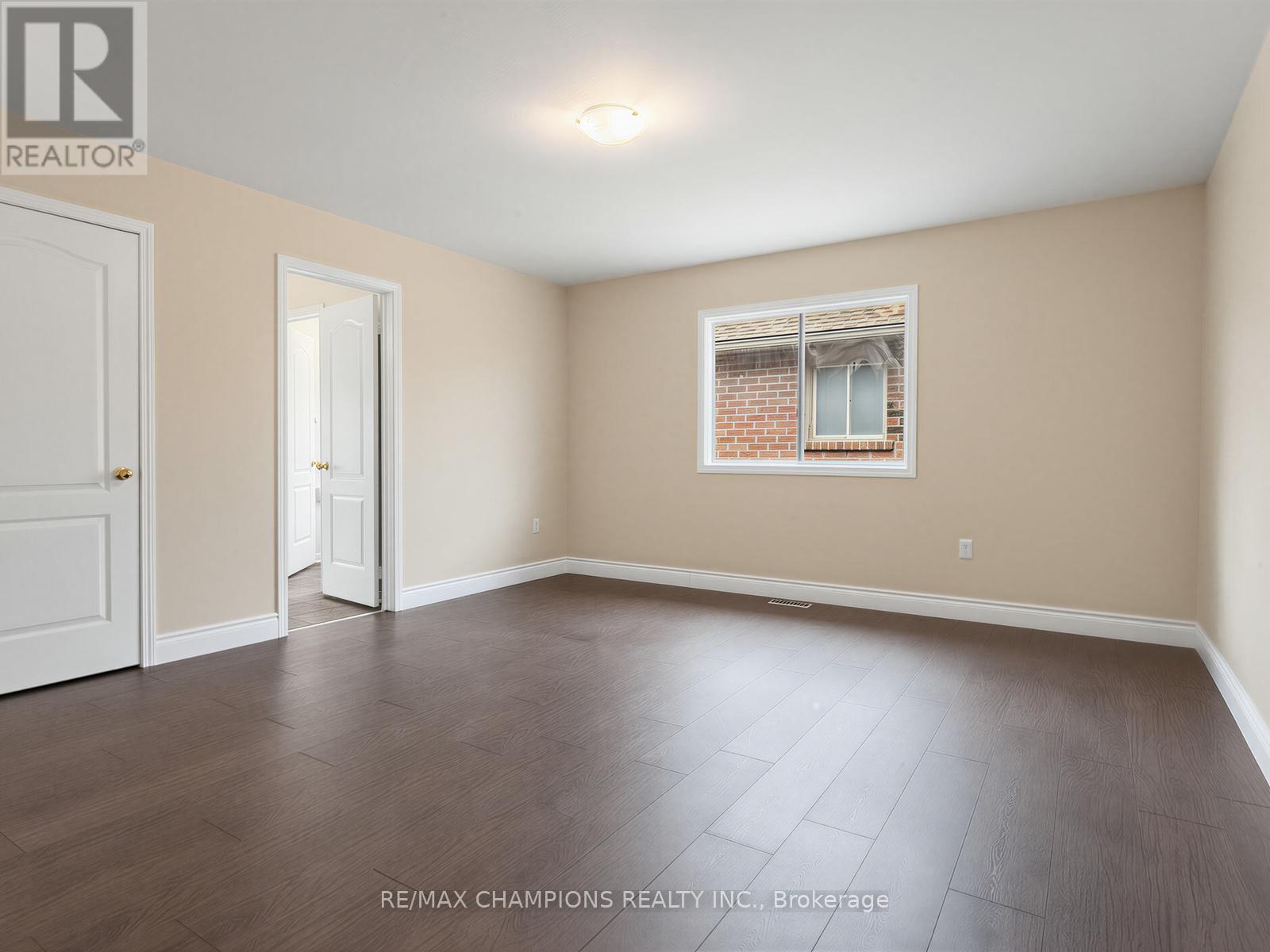 1 CLUSTER OAK PLACE - 32