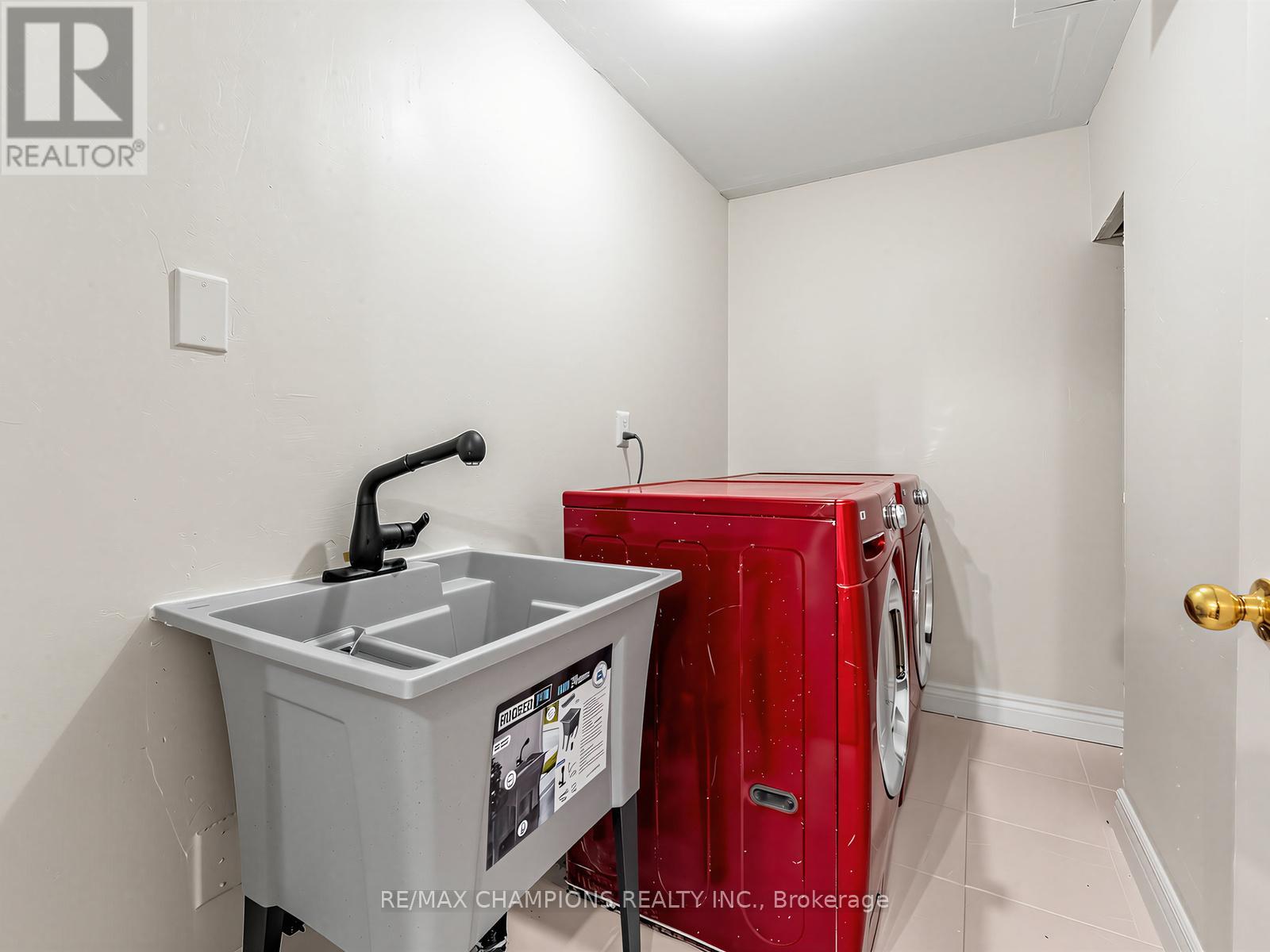 1 CLUSTER OAK PLACE - 34