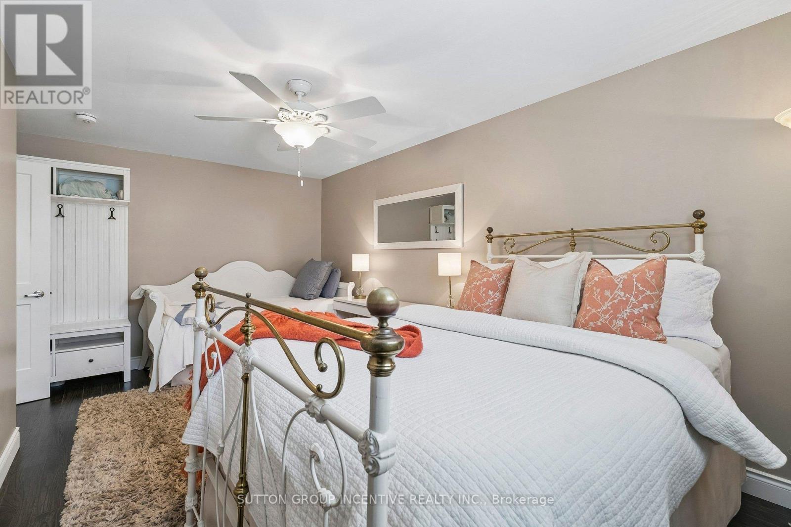 22 THOROUGHBRED DRIVE - 35