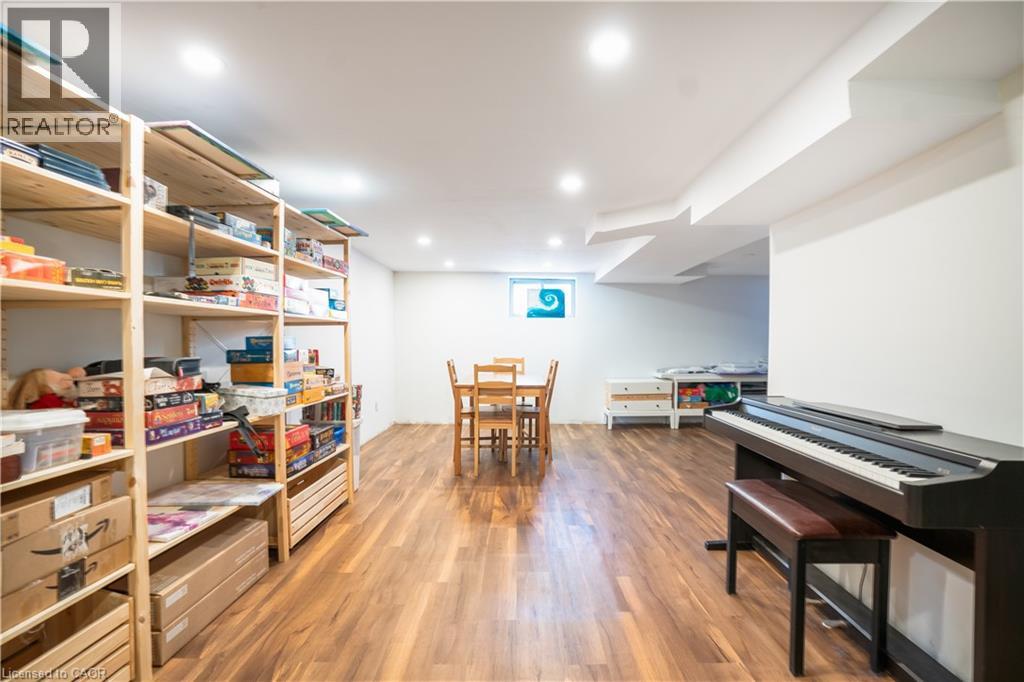12 WALPOLE Drive - 24