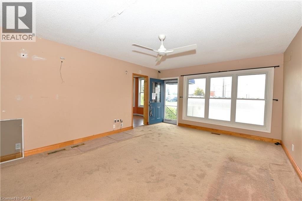 274 WELLINGTON Street - 4