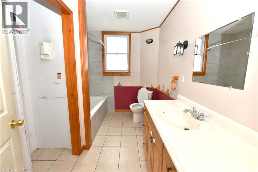 274 WELLINGTON Street - 6