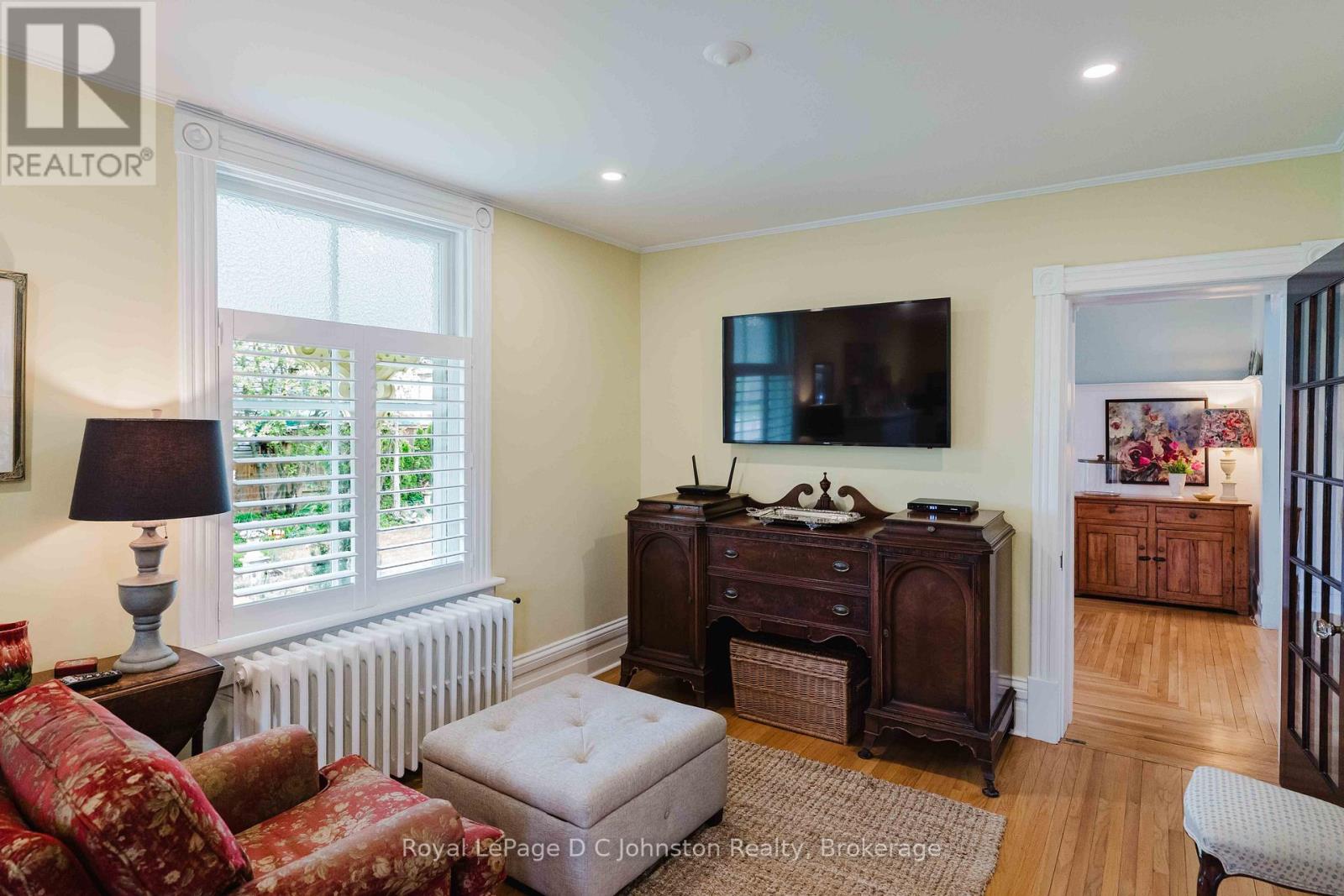 111 ALBERT STREET N - 11