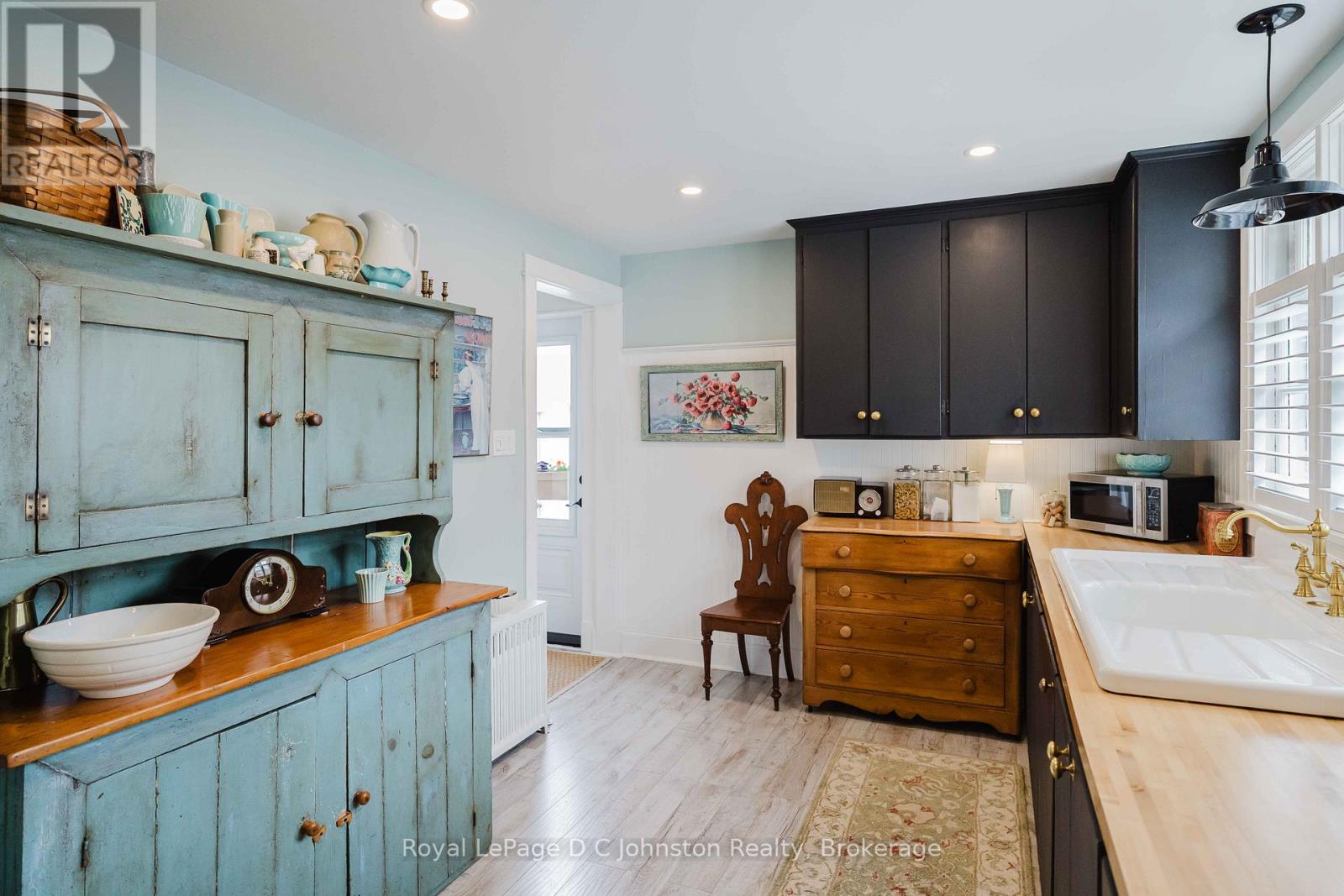111 ALBERT STREET N - 22