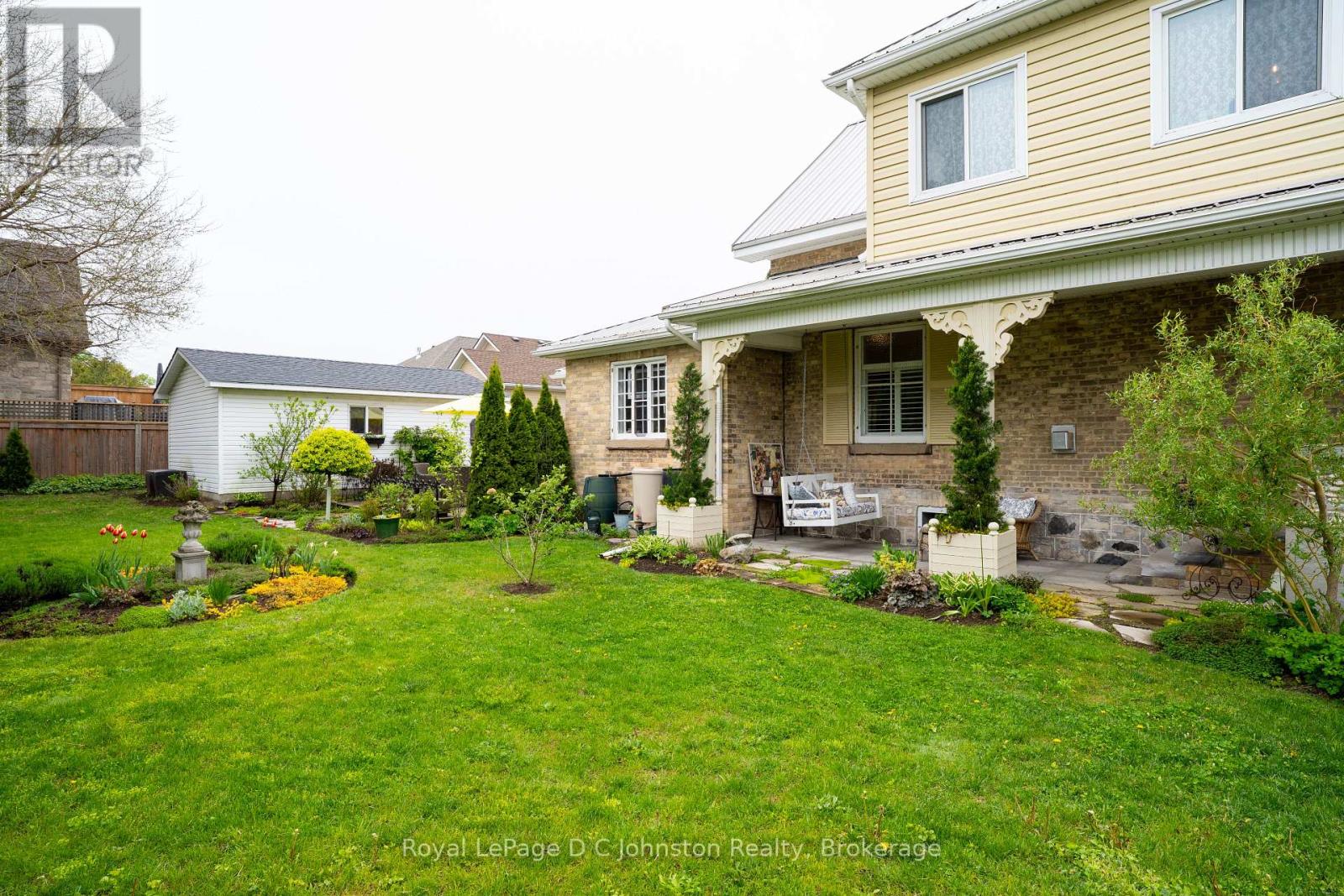 111 ALBERT STREET N - 38
