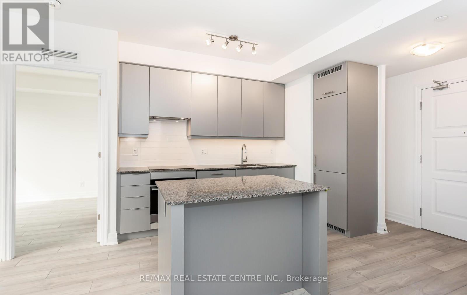 #1610 36 ELM DRIVE W - 14