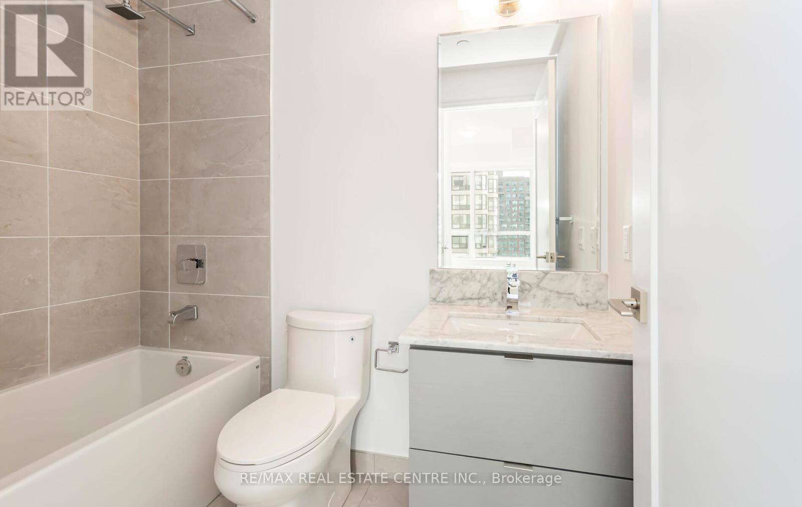 #1610 36 ELM DRIVE W - 21