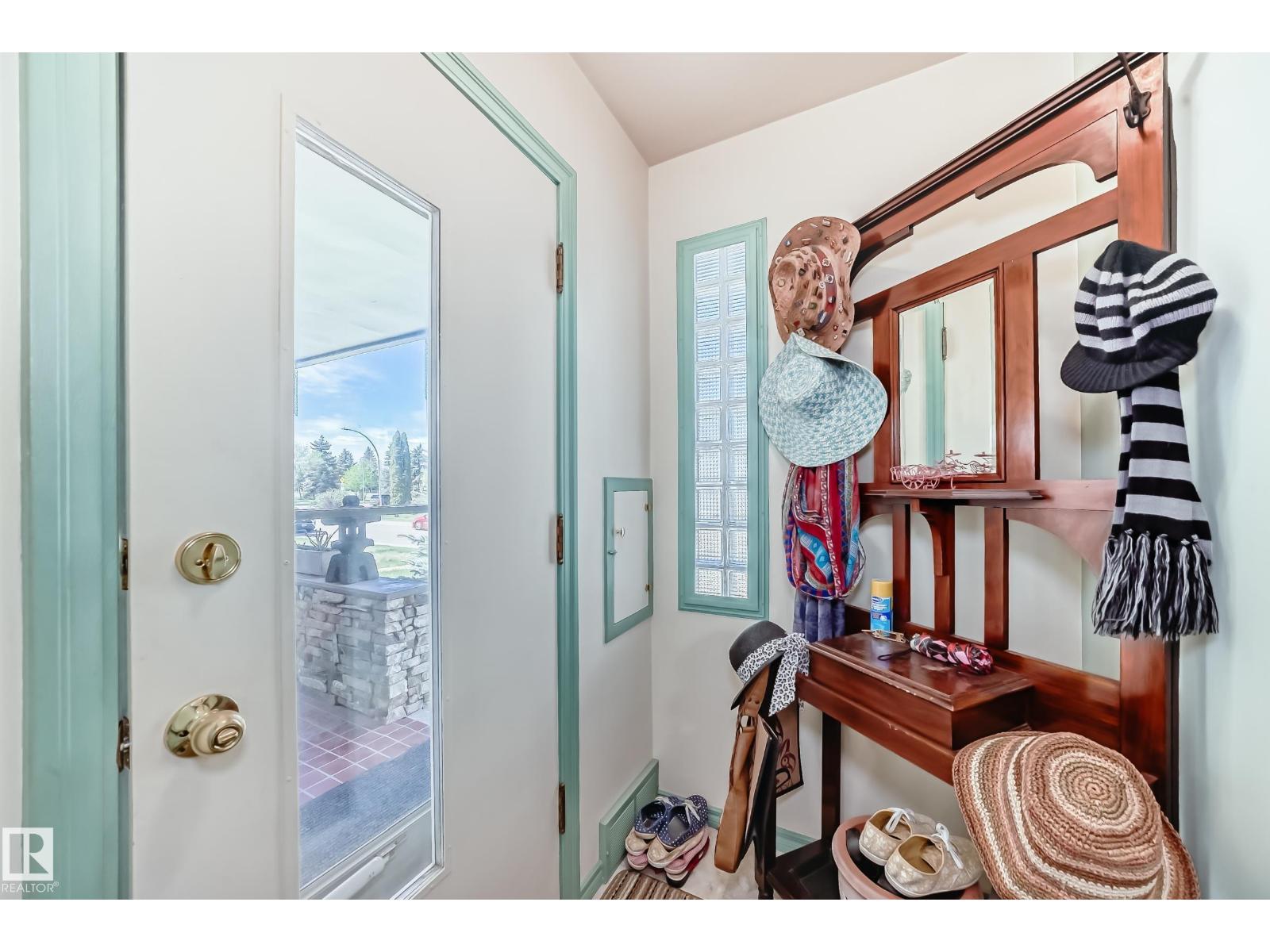 11309 115 ST NW - 5