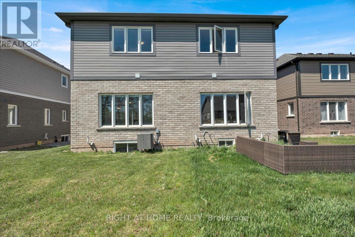 9338 WHITE OAK AVENUE - 41