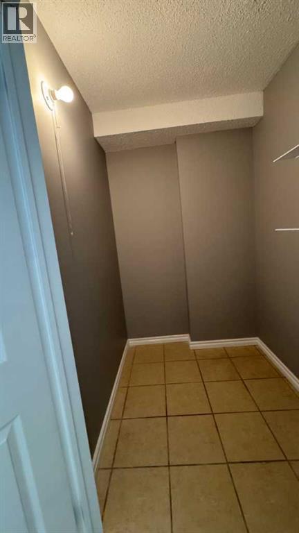 #617 5 Berkeley Place W - 12