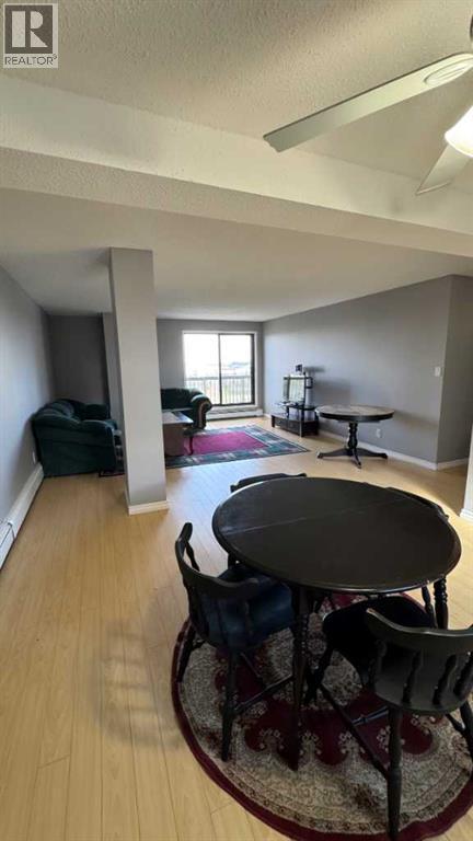 #617 5 Berkeley Place W - 17