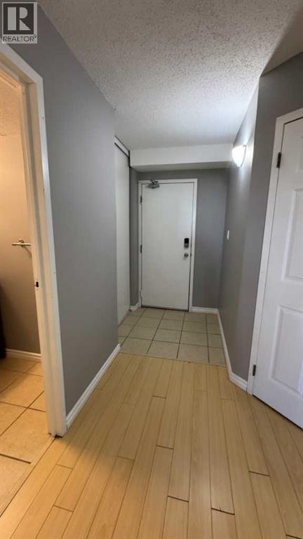 #617 5 Berkeley Place W - 3