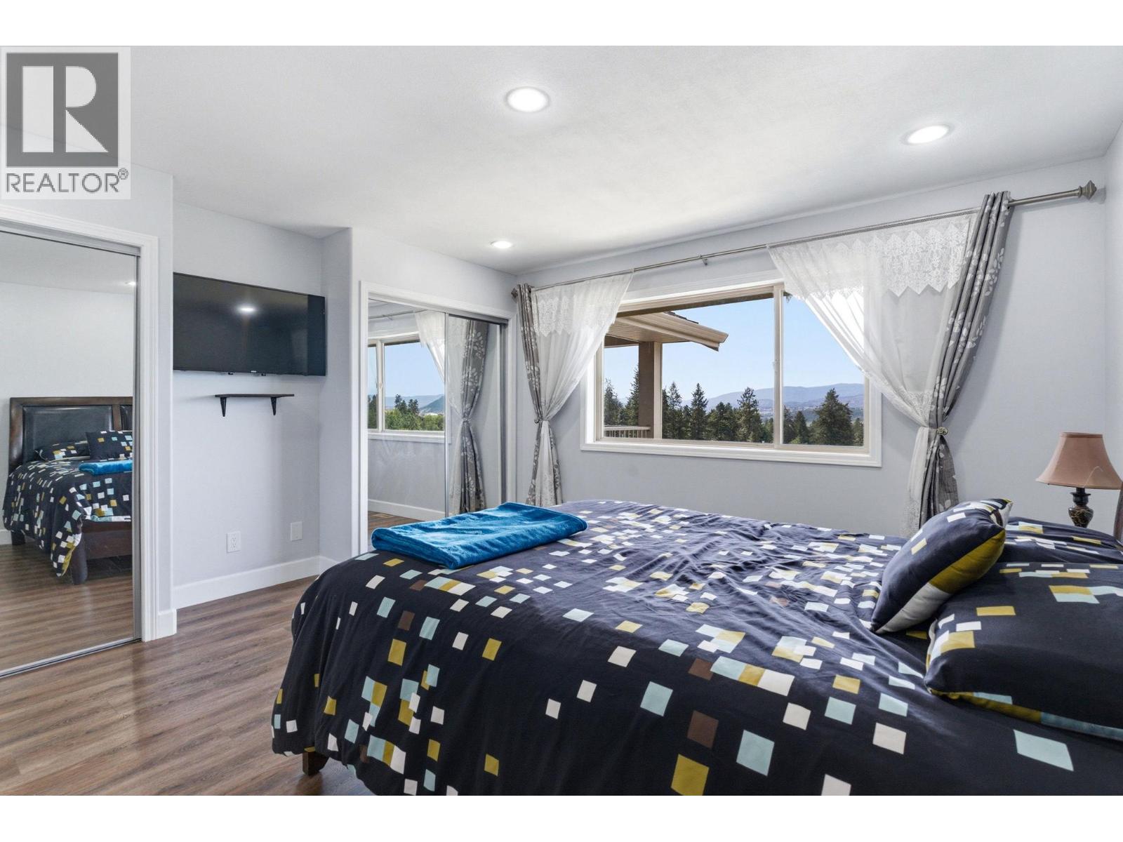 3516 Camelback Drive - 22
