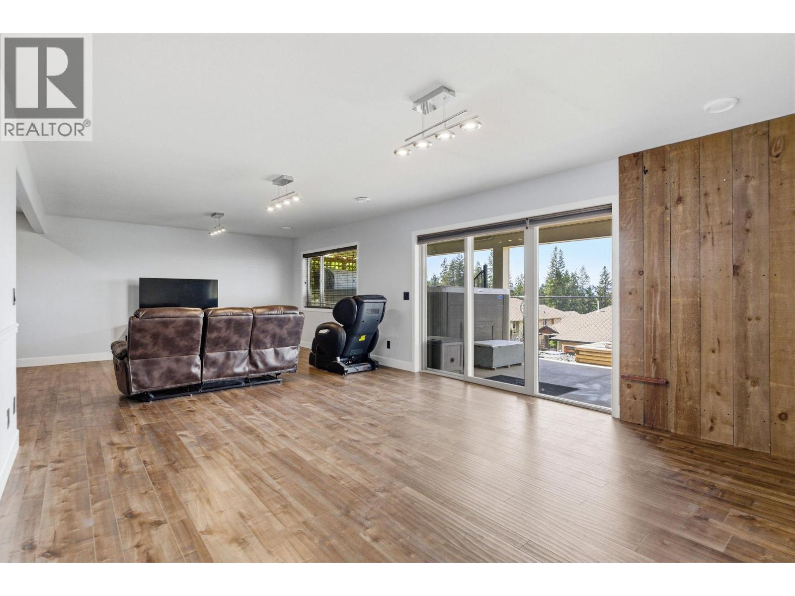 3516 Camelback Drive - 33