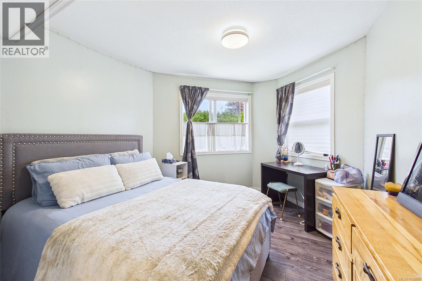6386 Groveland Dr - 55