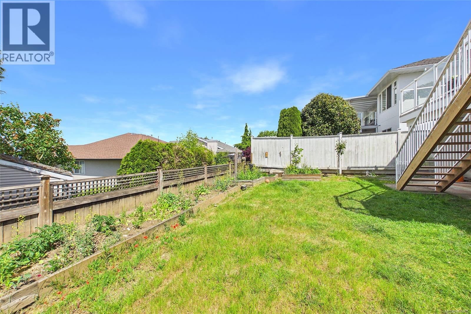 6386 Groveland Dr - 62