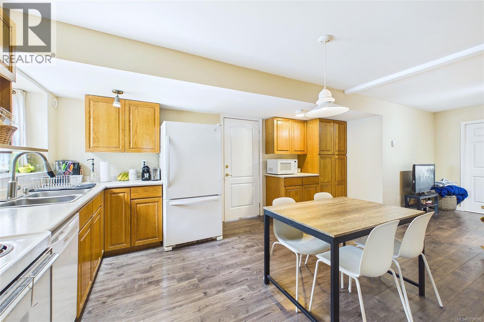 6386 Groveland Dr - 51