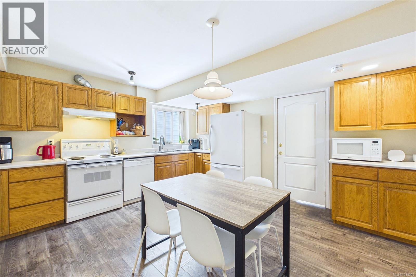 6386 Groveland Dr - 52