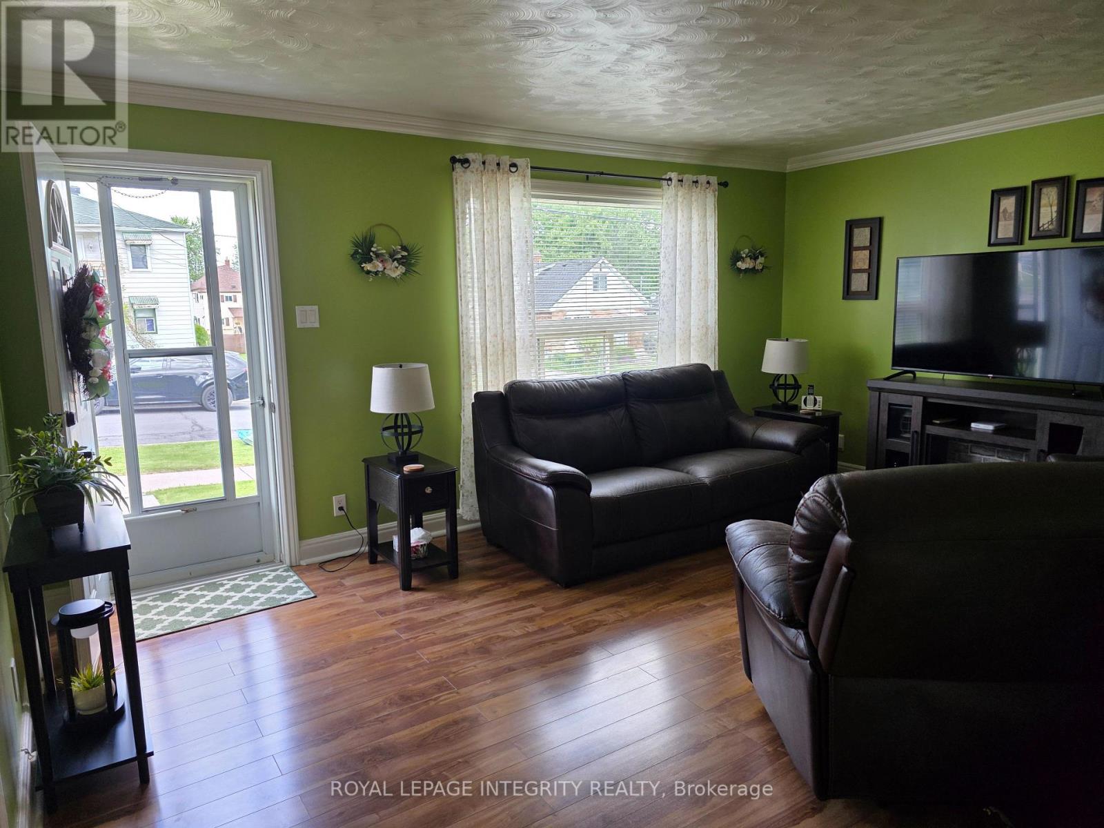 145 DANIS AVENUE - Image 2