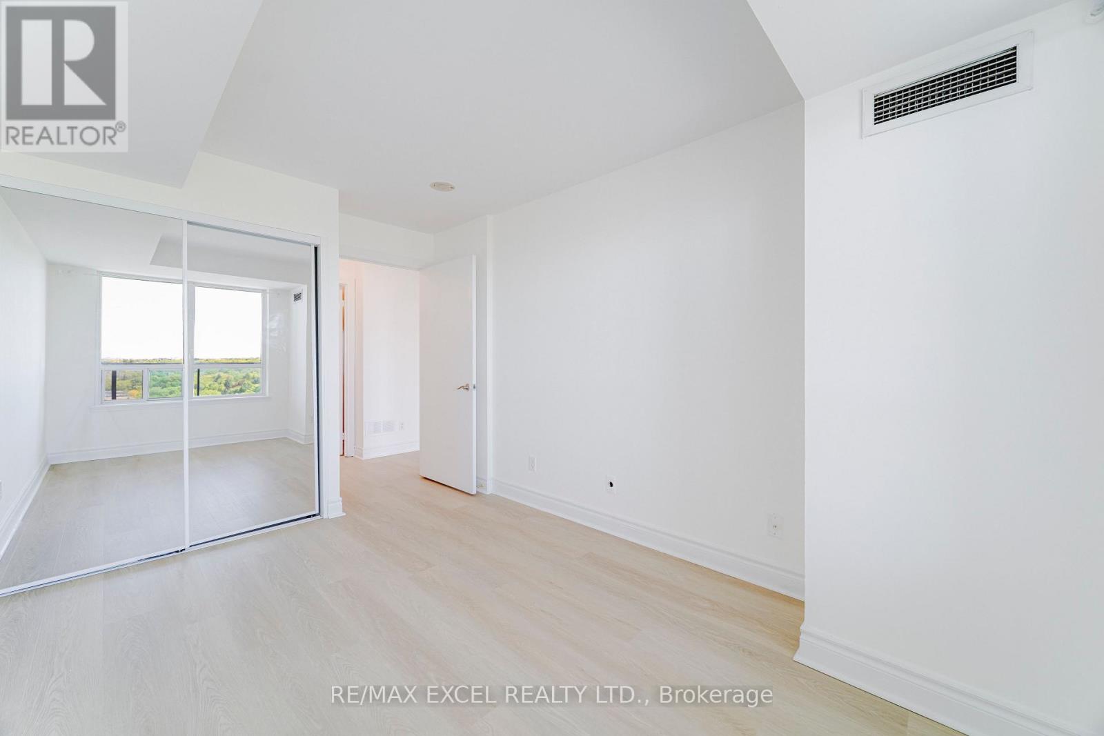 #1512 18 HARRISON GARDEN BOULEVARD - 15