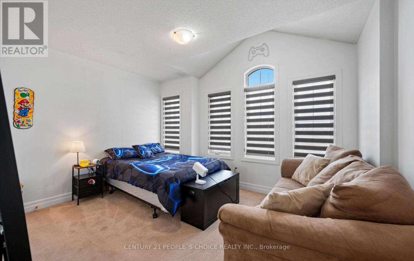 17 WAGNER CRESCENT - 31