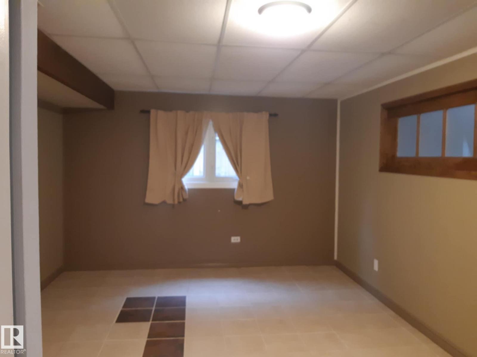 3809 112 AV NW - 8