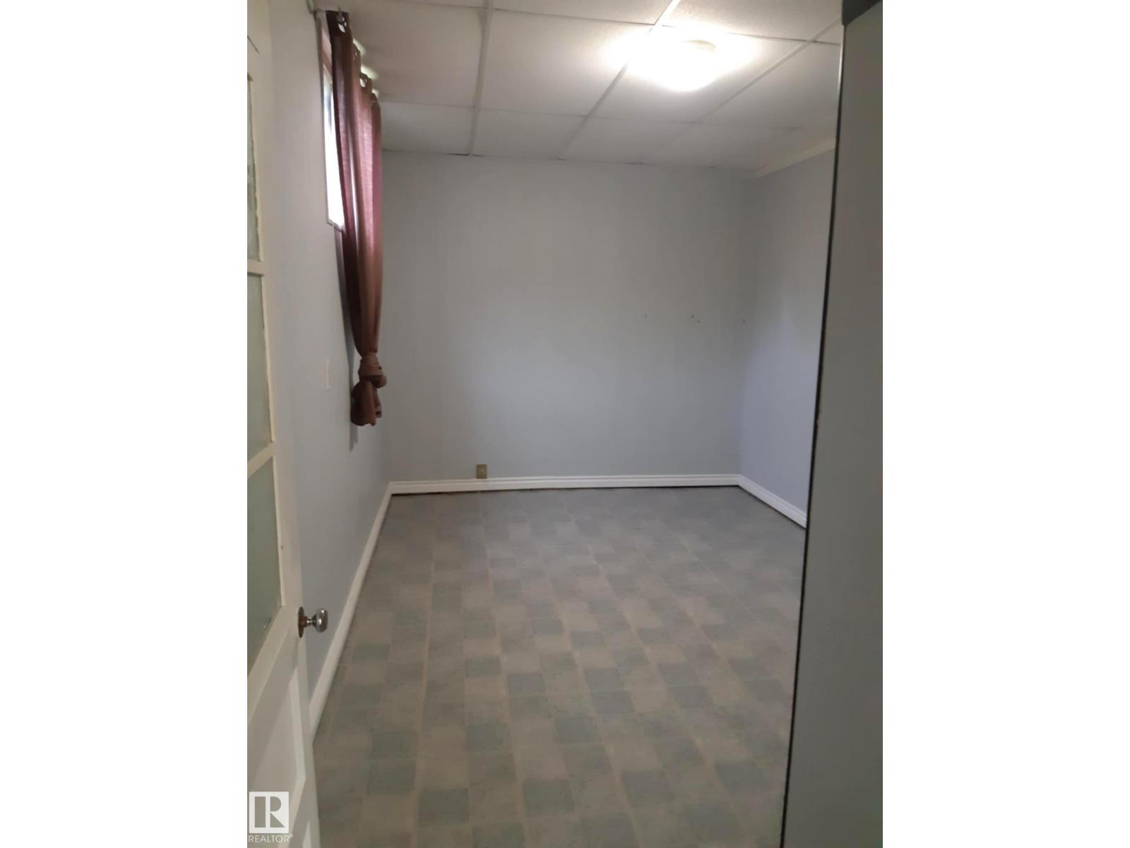 3809 112 AV NW - 10