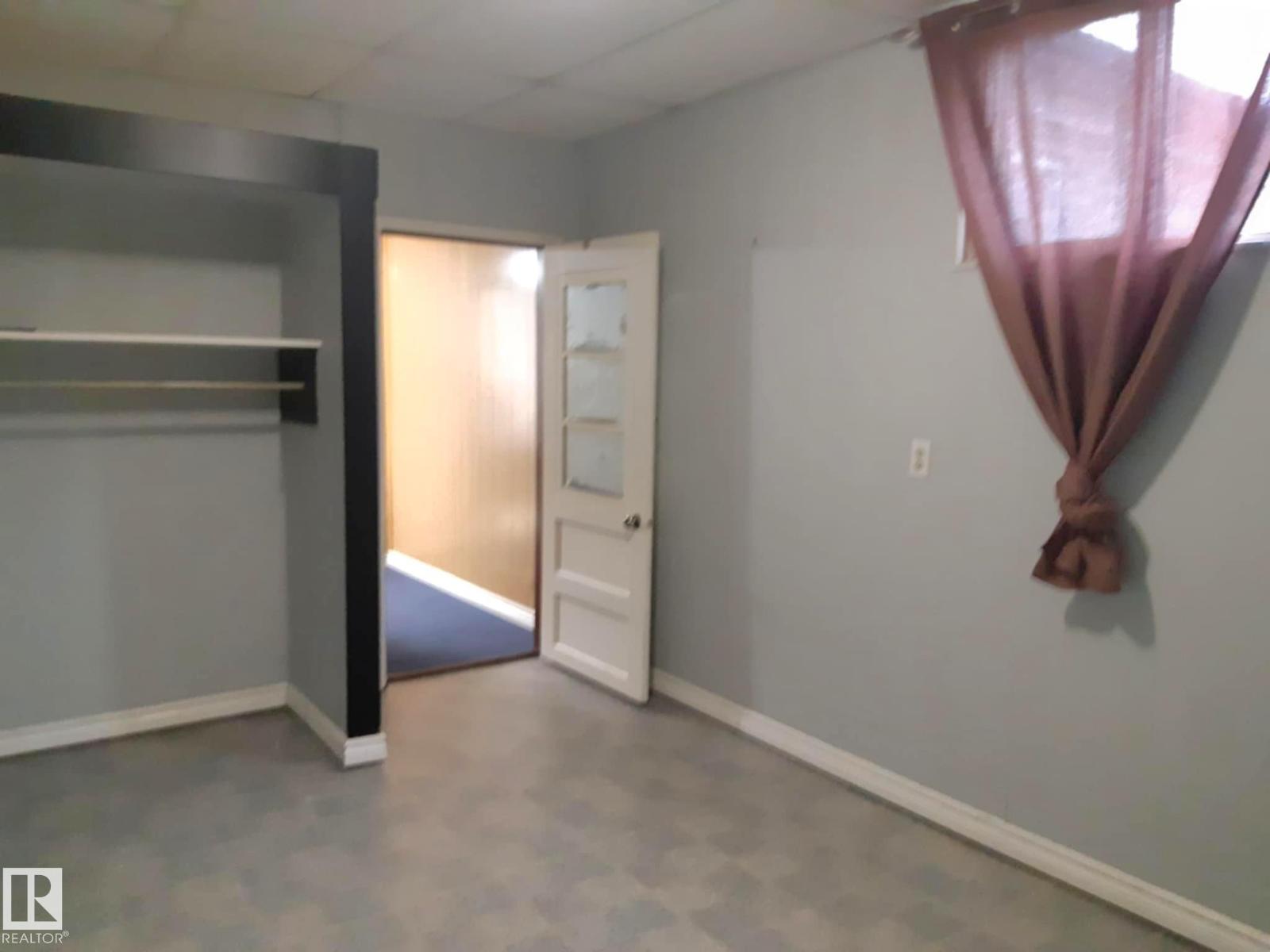 3809 112 AV NW - 11