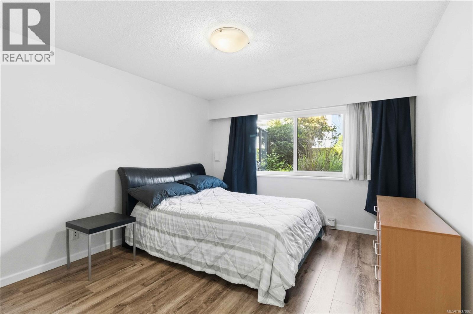 102 935 Fairfield Road, Victoria