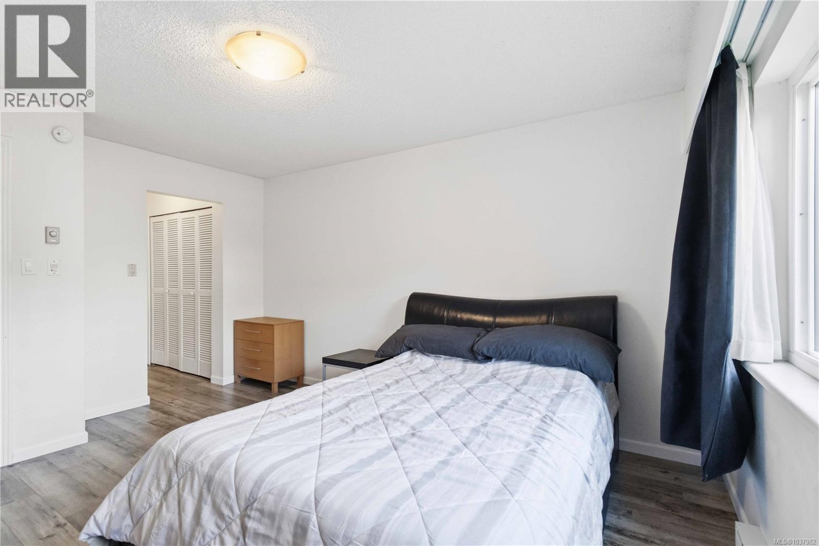 102 935 Fairfield Road, Victoria