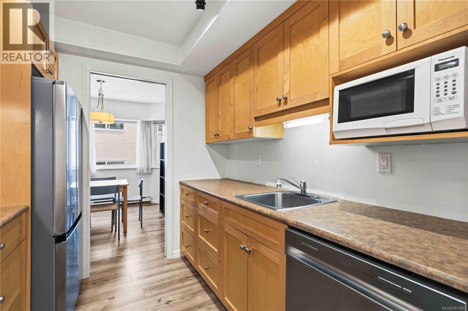 102 935 Fairfield Road, Victoria