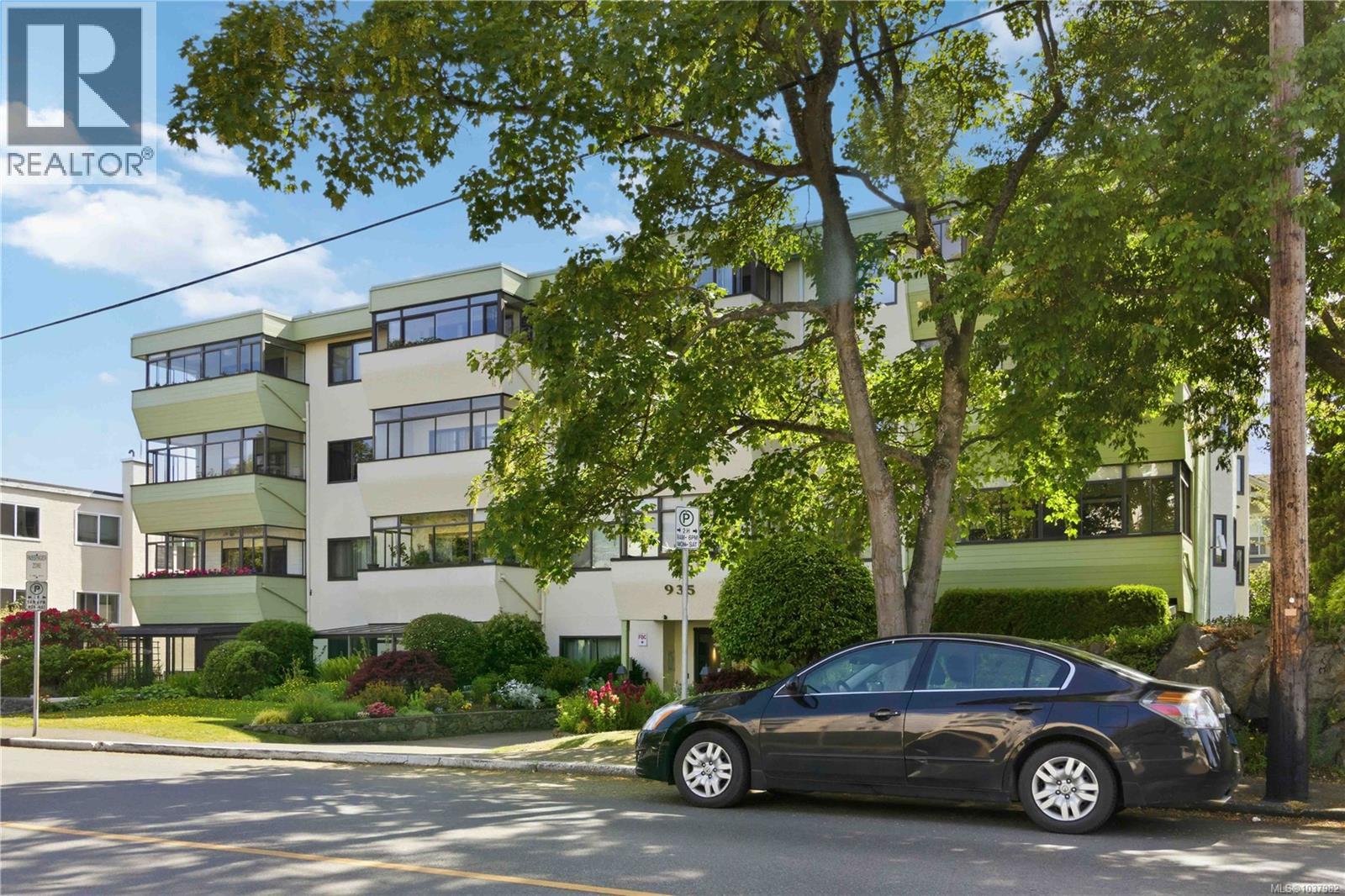 102 935 Fairfield Road, Victoria