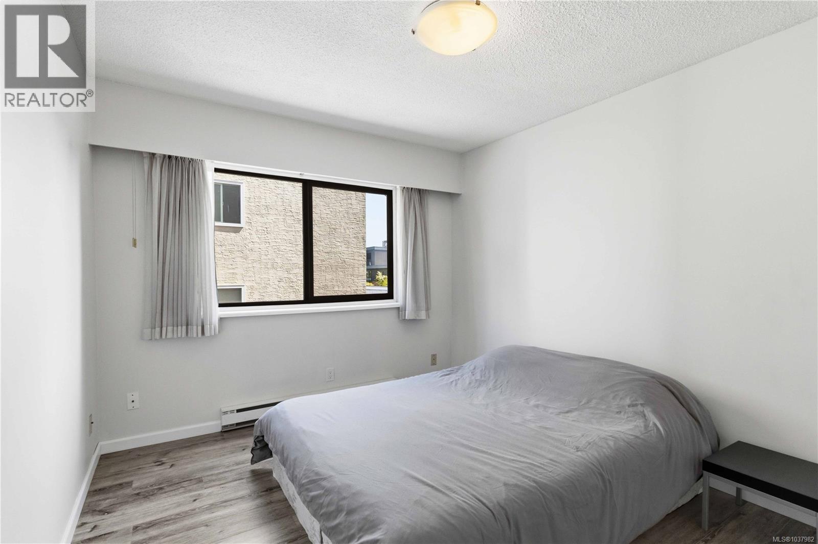 102 935 Fairfield Road, Victoria