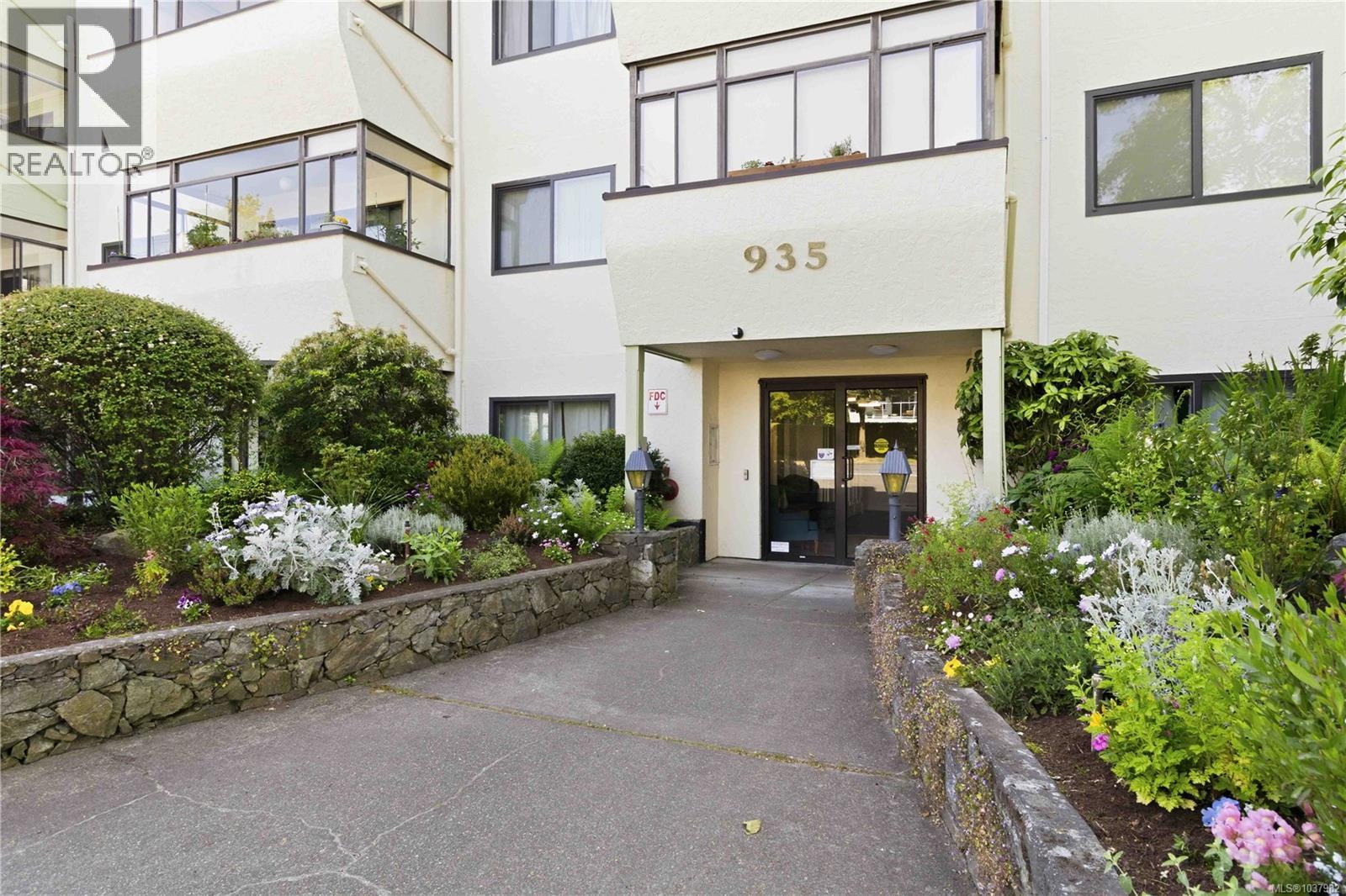 102 935 Fairfield Road, Victoria