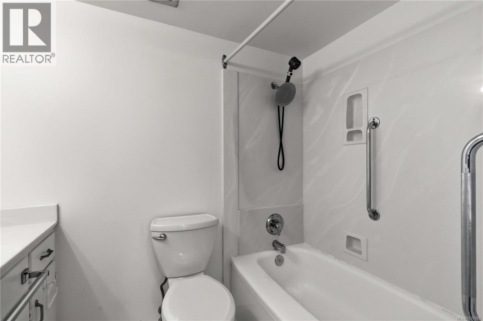 102 935 Fairfield Road, Victoria