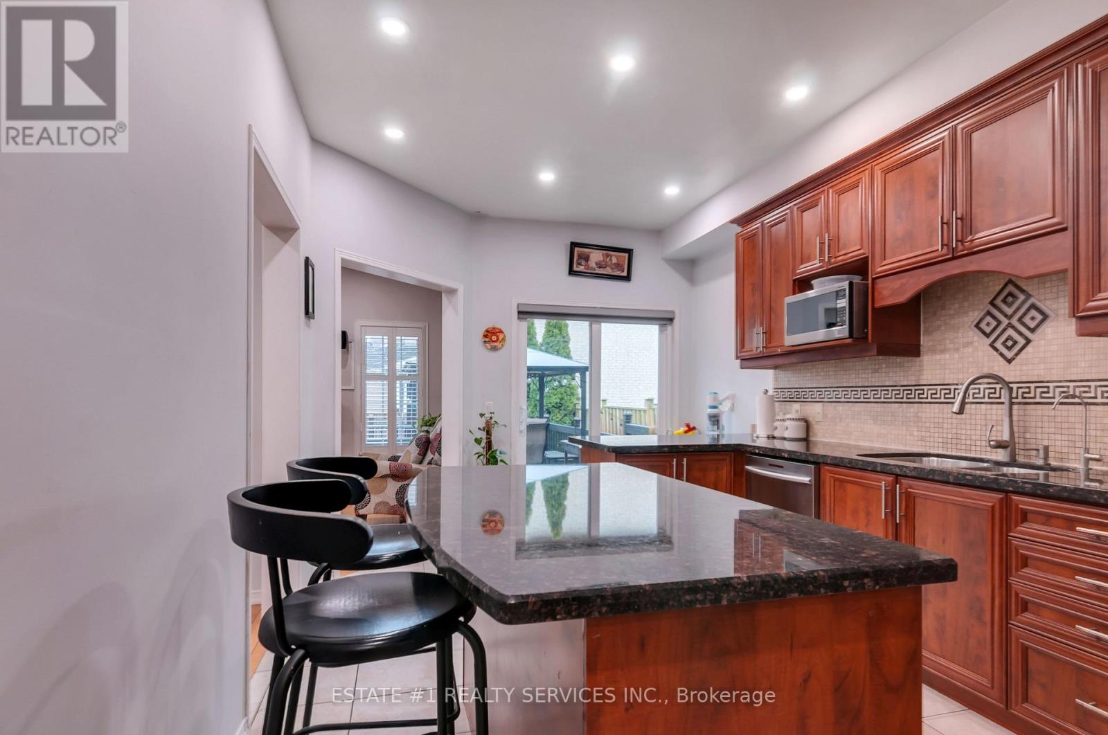 7448 VILLAGE WALK - 14