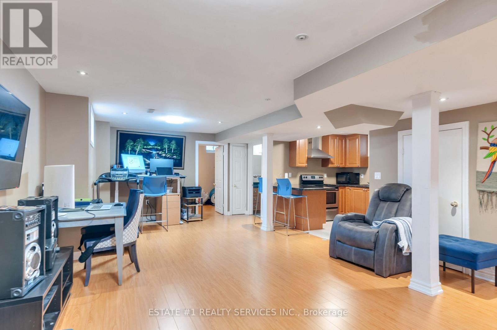 7448 VILLAGE WALK - 32